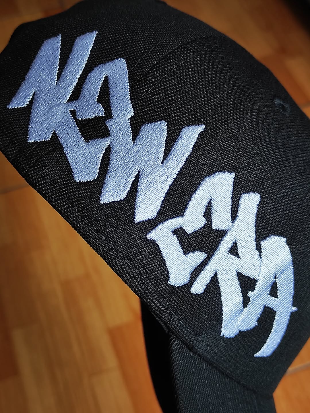 Gorra New Era Essential negra 9Forty A-Frame