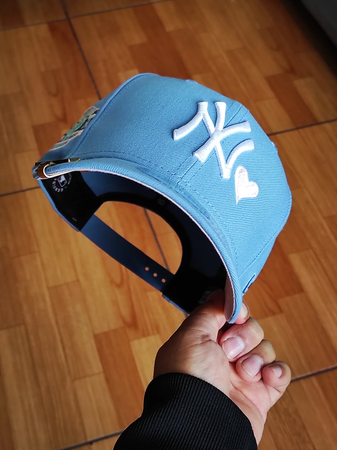 Gorra snapback 9fifty New Era New York Yankees corazón cielo/rosa