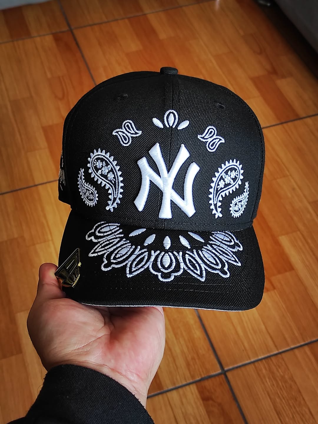 New era New York Yankees paisley negra 59FIFTY