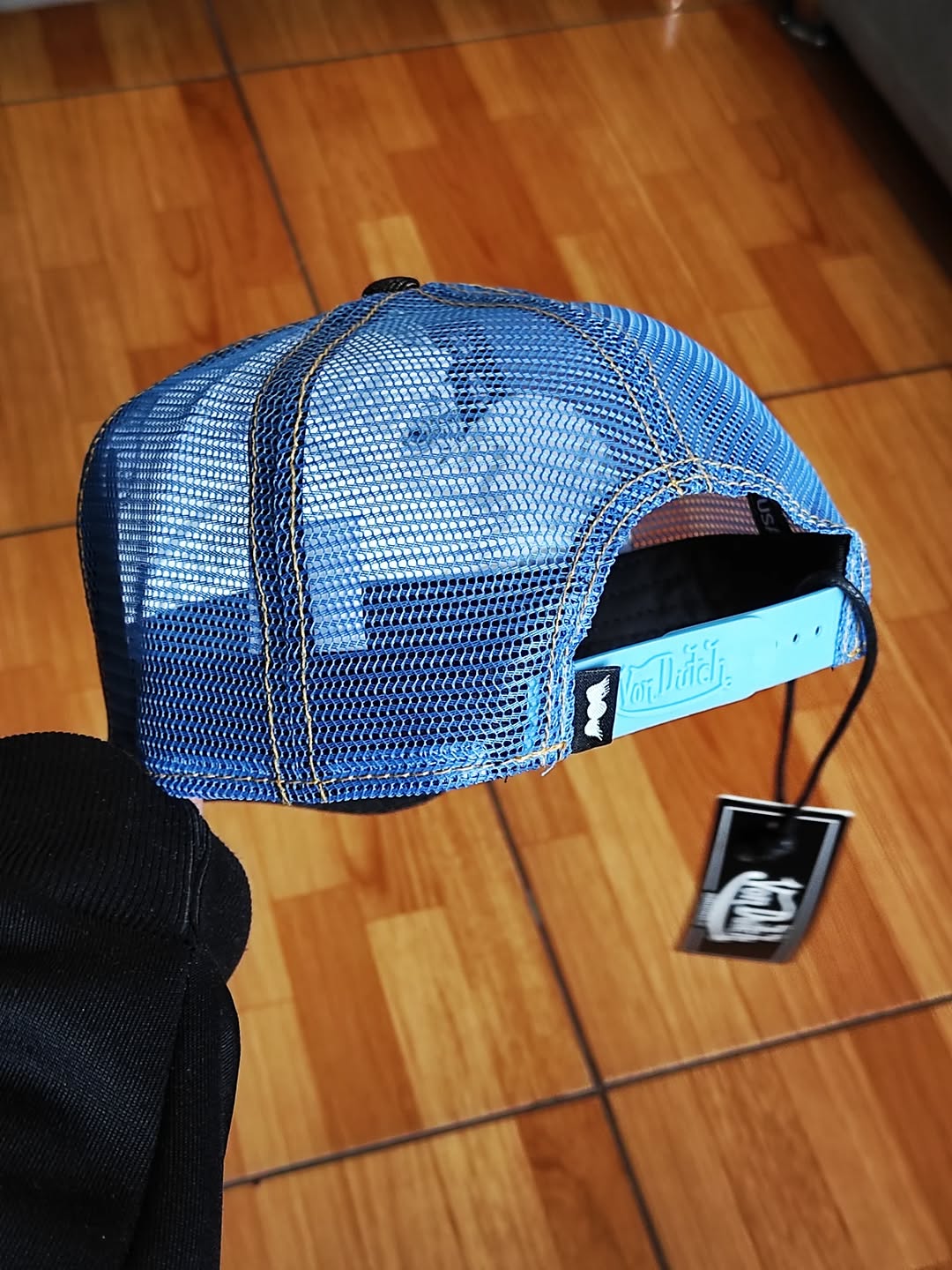 Gorra trucker con multilogo de denim Dutch