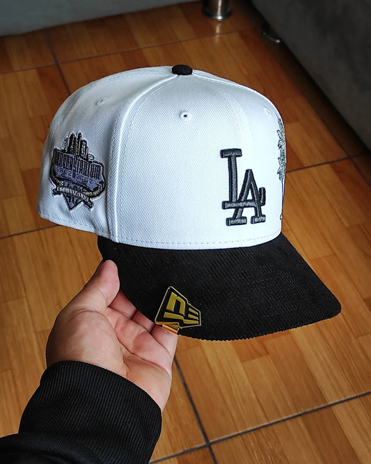 New Era Los Angeles Dodgers visera de pana 🌴 dos tonos blanco y negro 9 FIFTY Snapback
