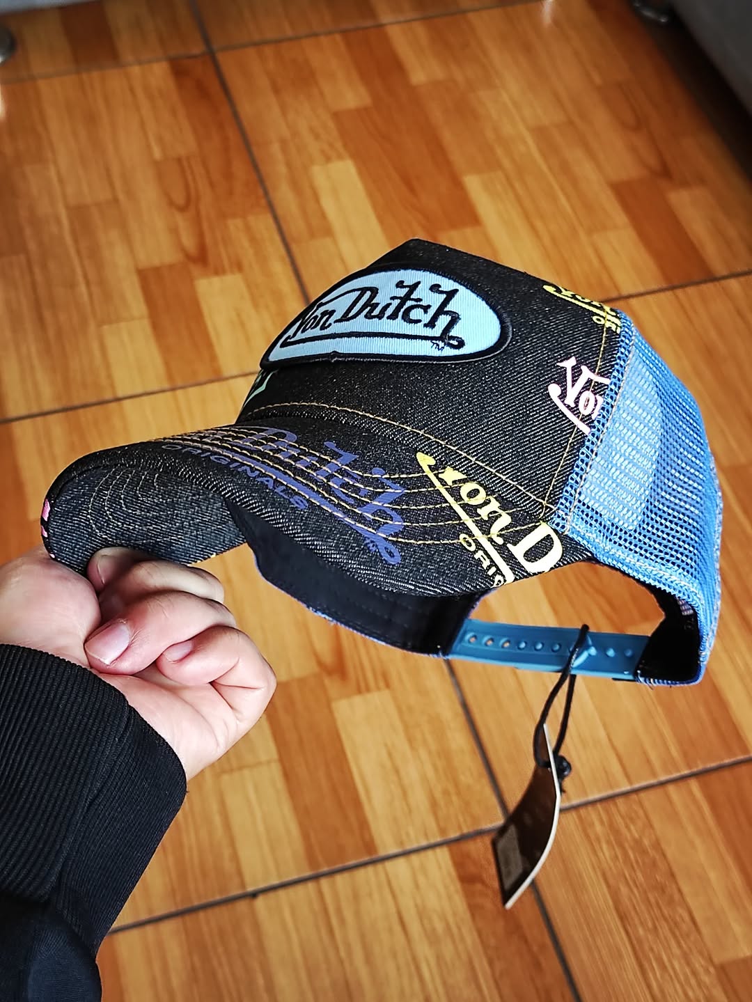 Gorra trucker con multilogo de denim Dutch