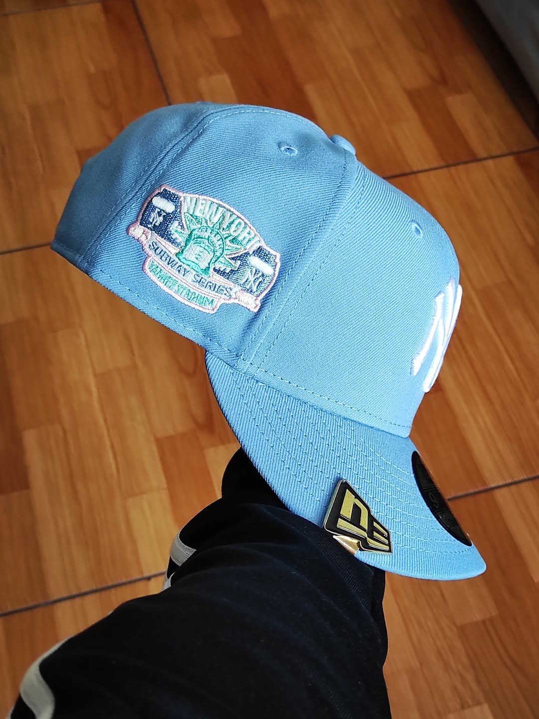 Gorra snapback 9fifty New Era New York Yankees corazón cielo/rosa