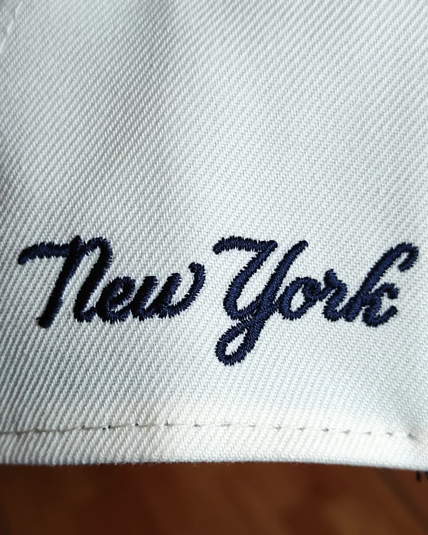 Gorra New Era New York Yankees State Two Tone Chrome Azul Marino 9FORTY A-FRAME