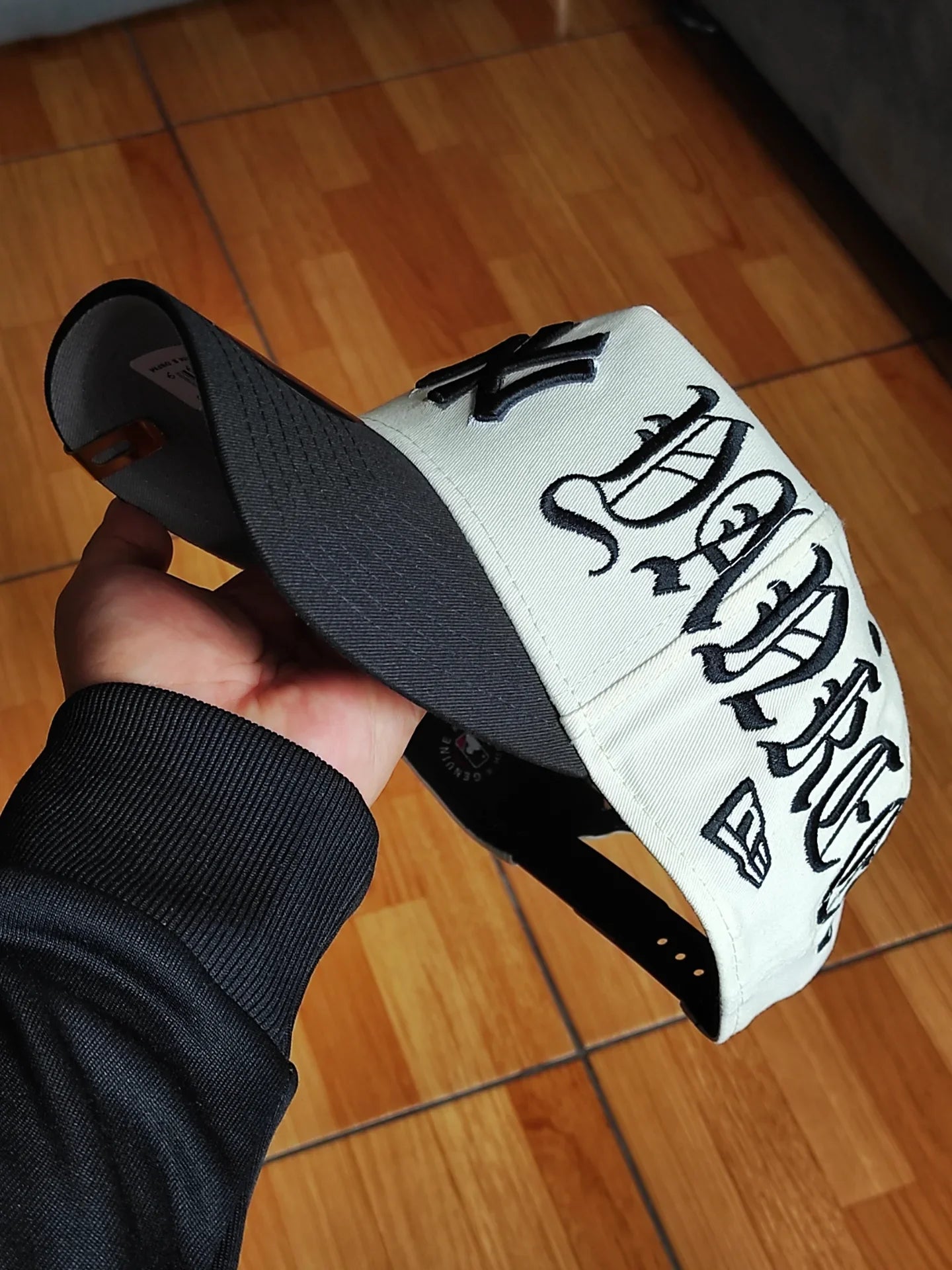 Gorra New Era New York Yankees gótica Chrome negra bicolor 9FORTY A-FRAME