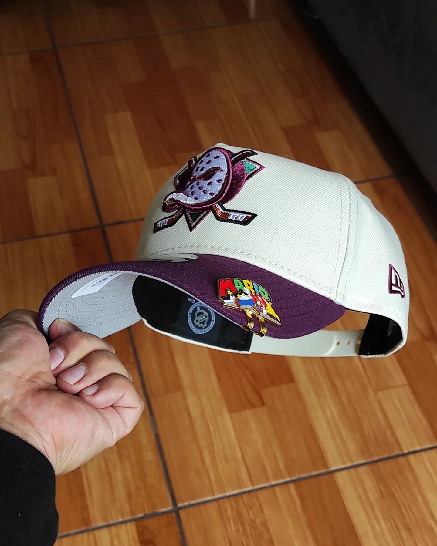 Gorra snapback New Era Anaheim Ducks Chrome Plum Two Tone Edition 9Forty A Frame