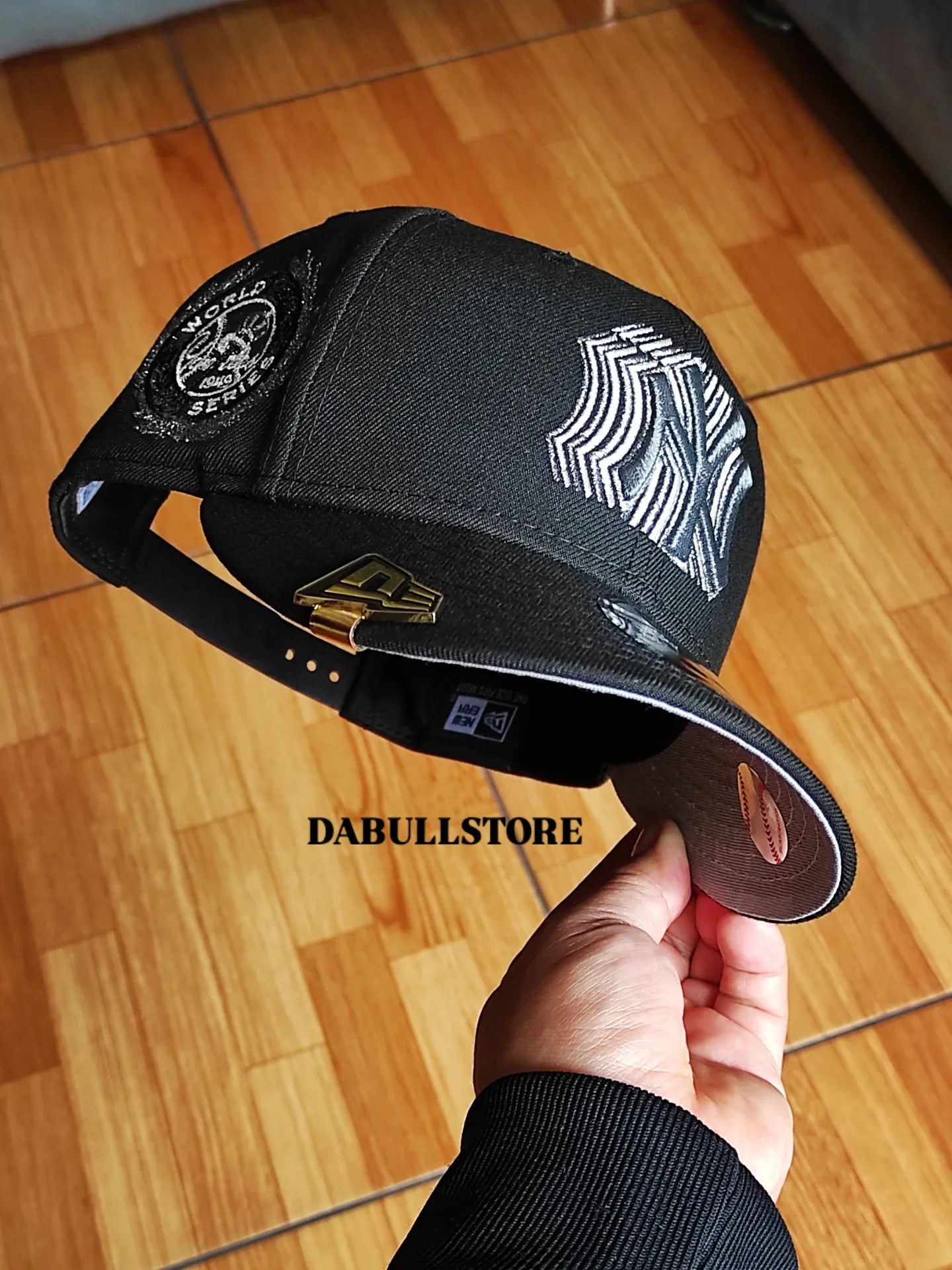 Gorra New Era 9Fifty snapback edición negra de los New York Yankees de la Serie Mundial de 1949