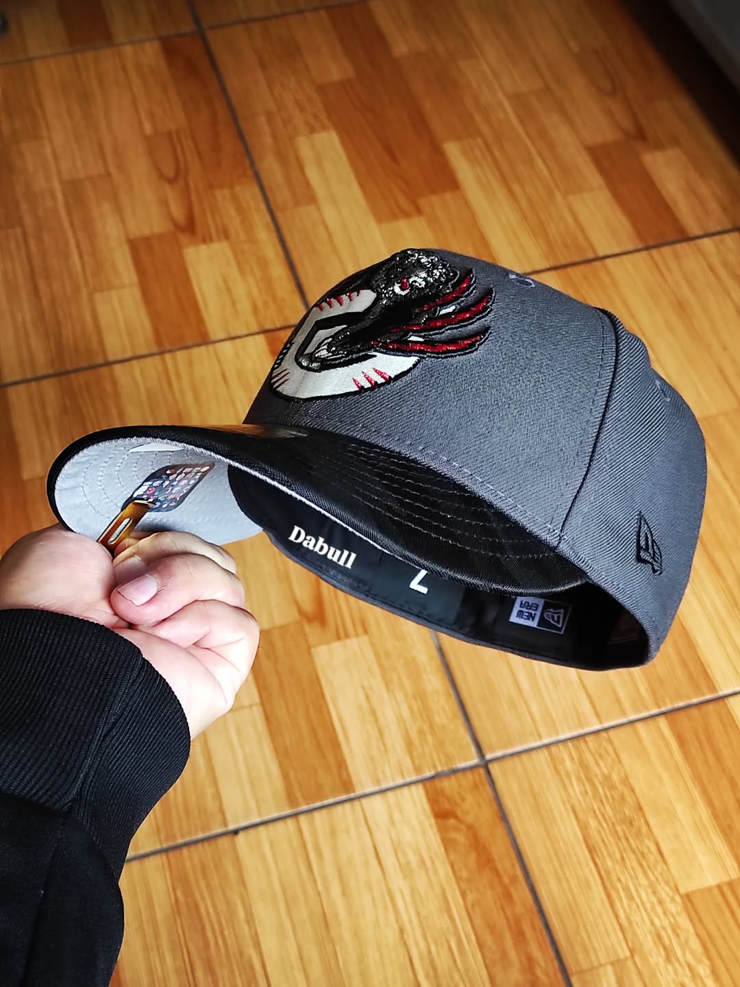 Gorra ajustada 59Fifty New Era Vancouver Grizzlies 30 Temporadas Gris Oscuro Edición Que Brilla En La Oscuridad