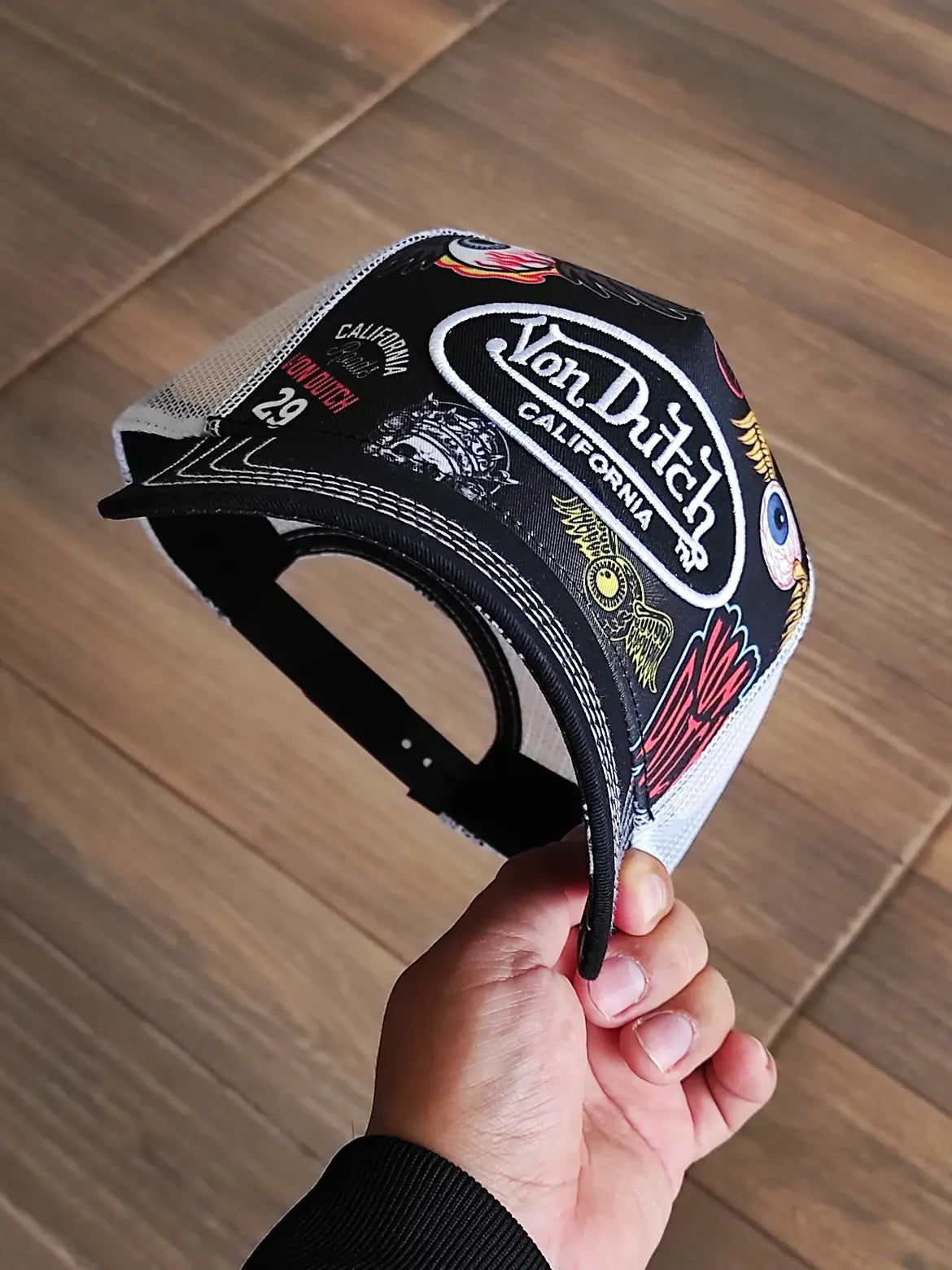 Von dutch trucker cap multilogo