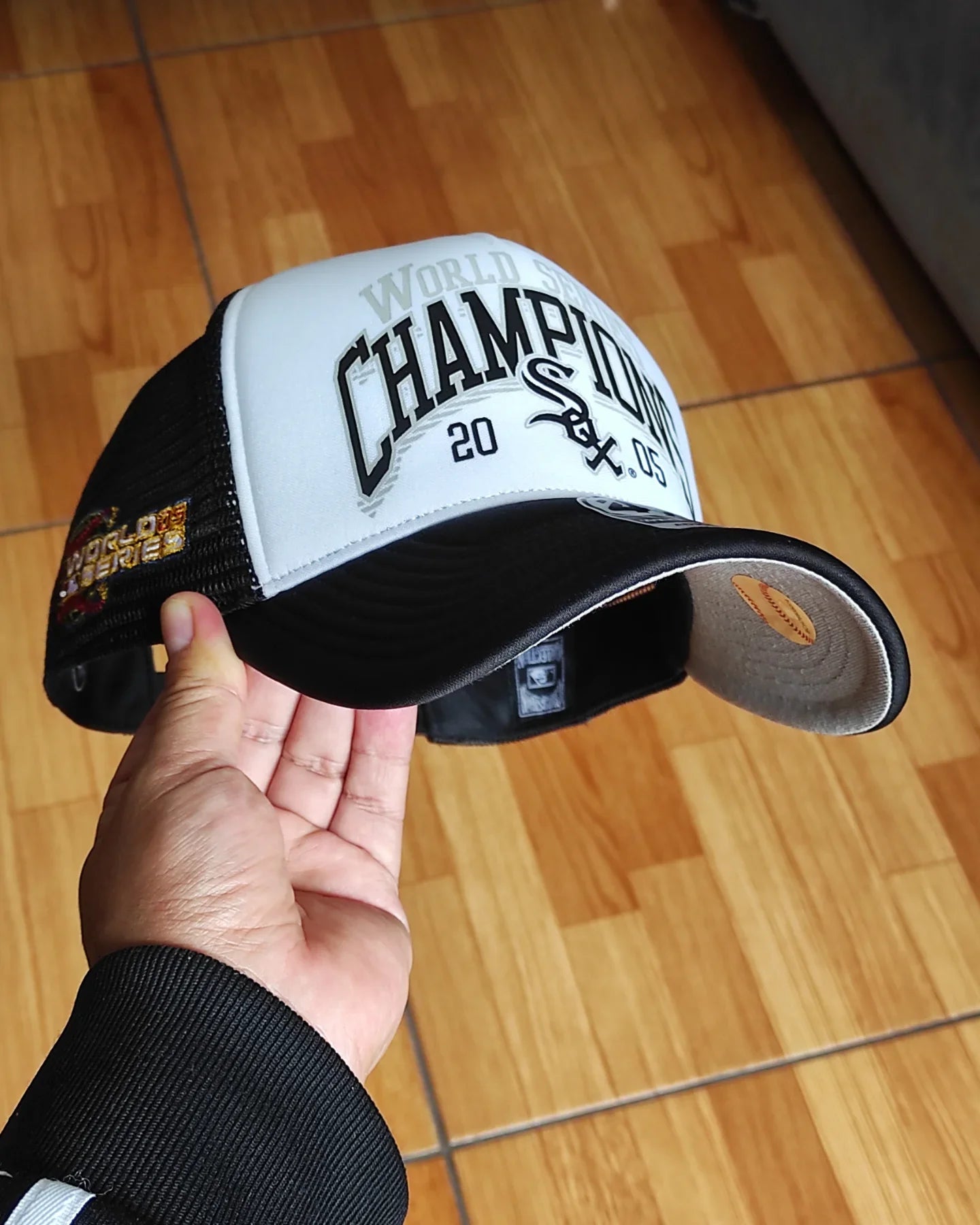 47Brand Chicago White Sox gorra trucker de espuma, negra y blanca, World Series, con cierre a presión