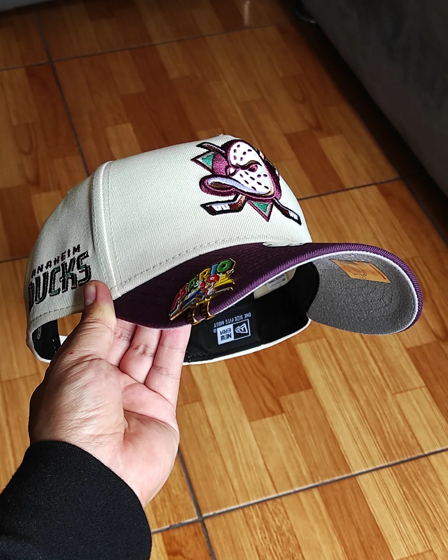 Gorra snapback New Era Anaheim Ducks Chrome Plum Two Tone Edition 9Forty A Frame