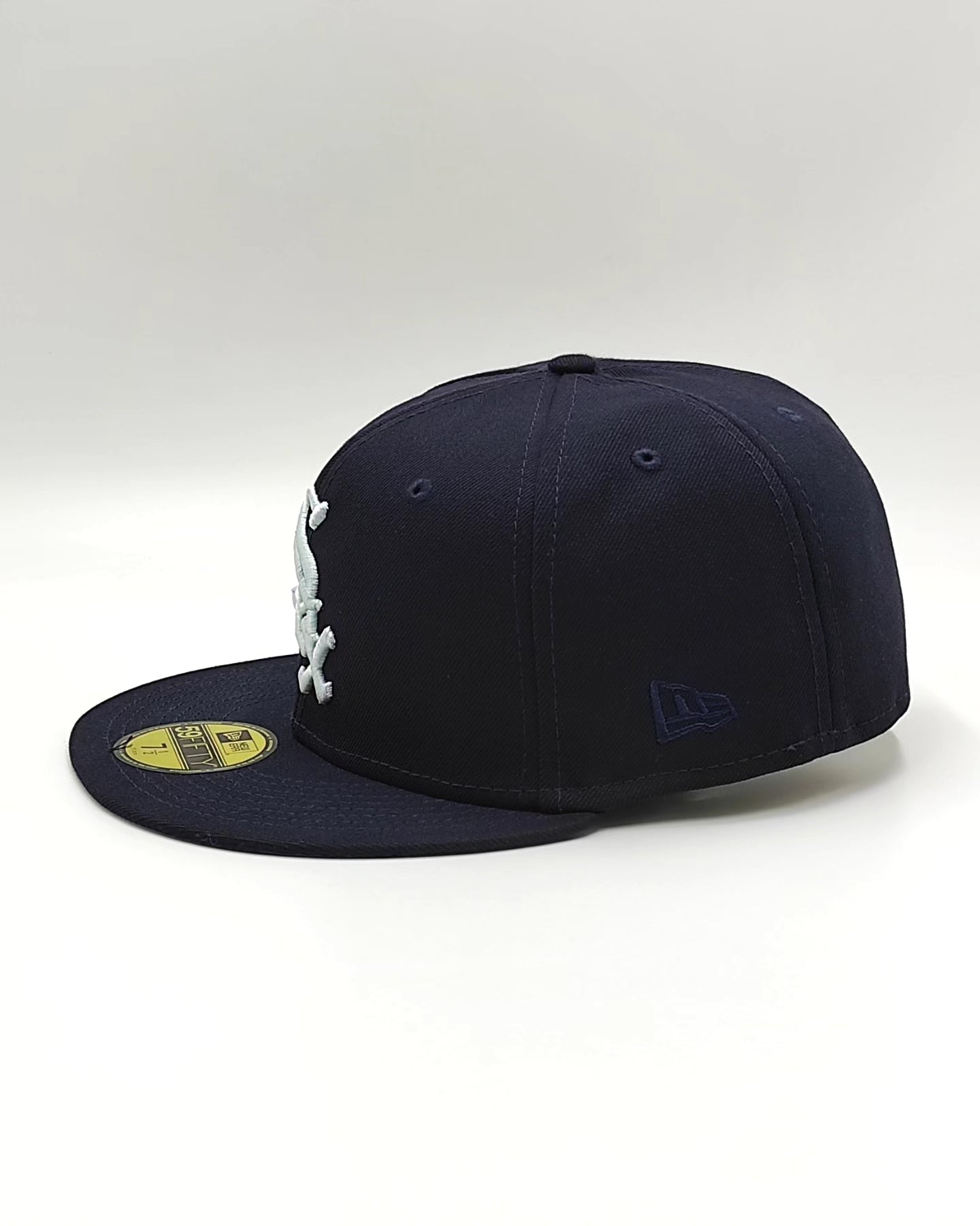 Gorra New Era 59fifty seda icys Medias Blancas de Chicago parche Serie Mundial 2005 - azul marino
