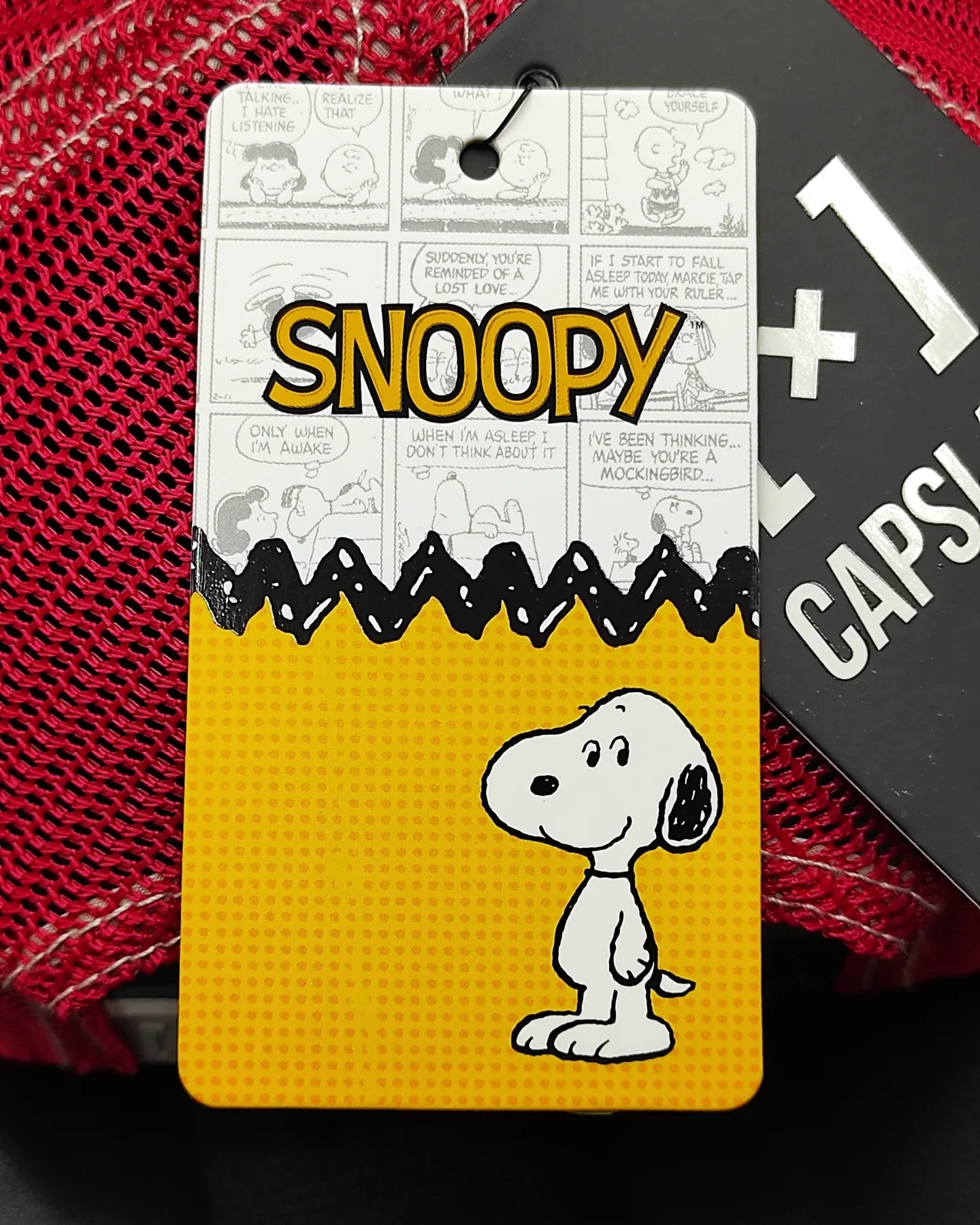 Gorra trucker snapback CAPSLAB Cacahuetes Snoopy blanco rojo verde