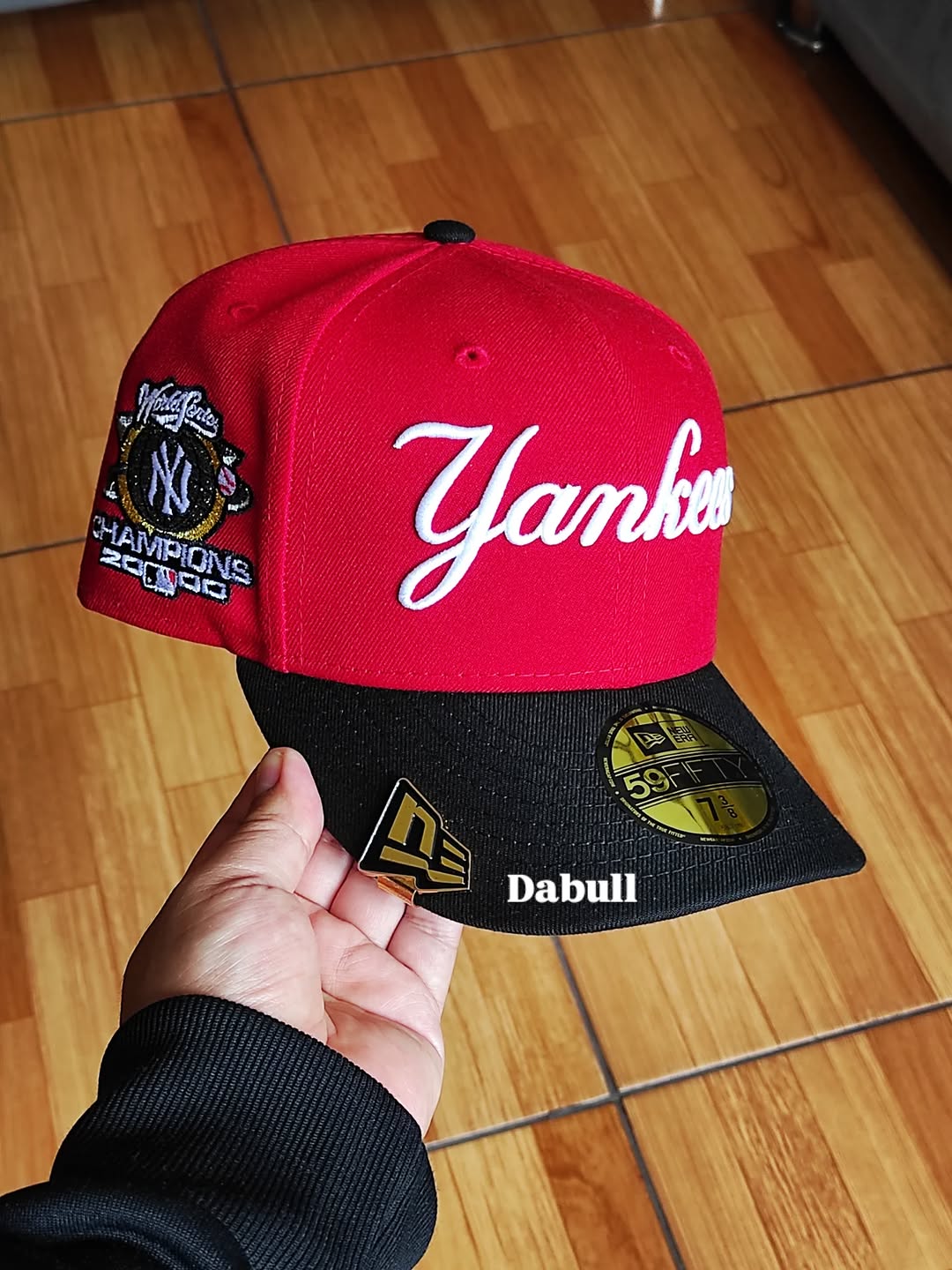 Gorra ajustada 59FIFTY de los New York Yankees Champions 2000 New Era roja y negra