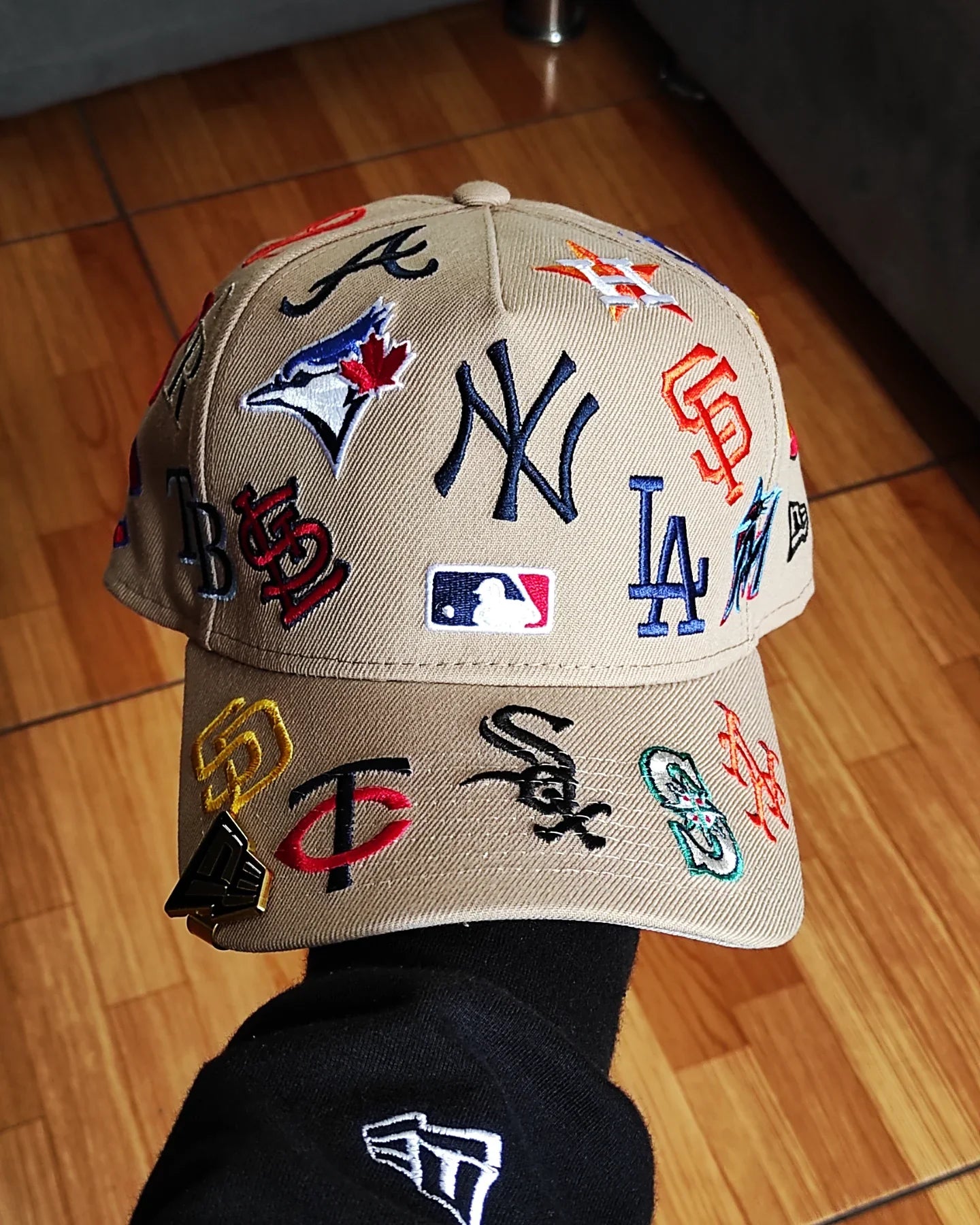 Gorra New Era MLB 'All Over' 9FORTY A-Frame con broche ajustable