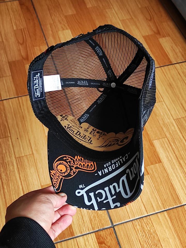 Gorra Von Dutch trucker multilogo edición negra