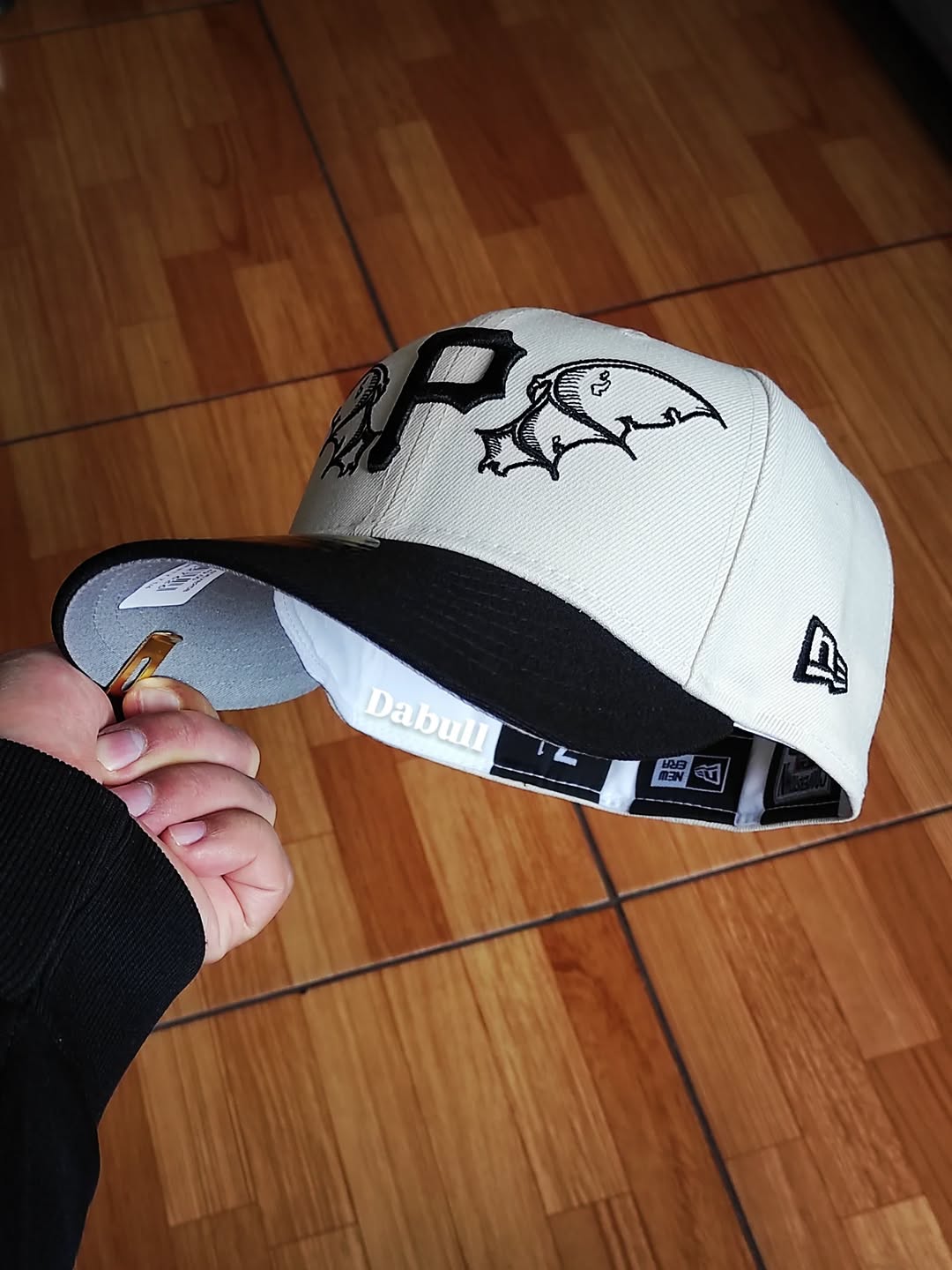 Gorra Pittsburgh Pirates MLB Team Wings 59FIFTY Ajustada Beige Claro