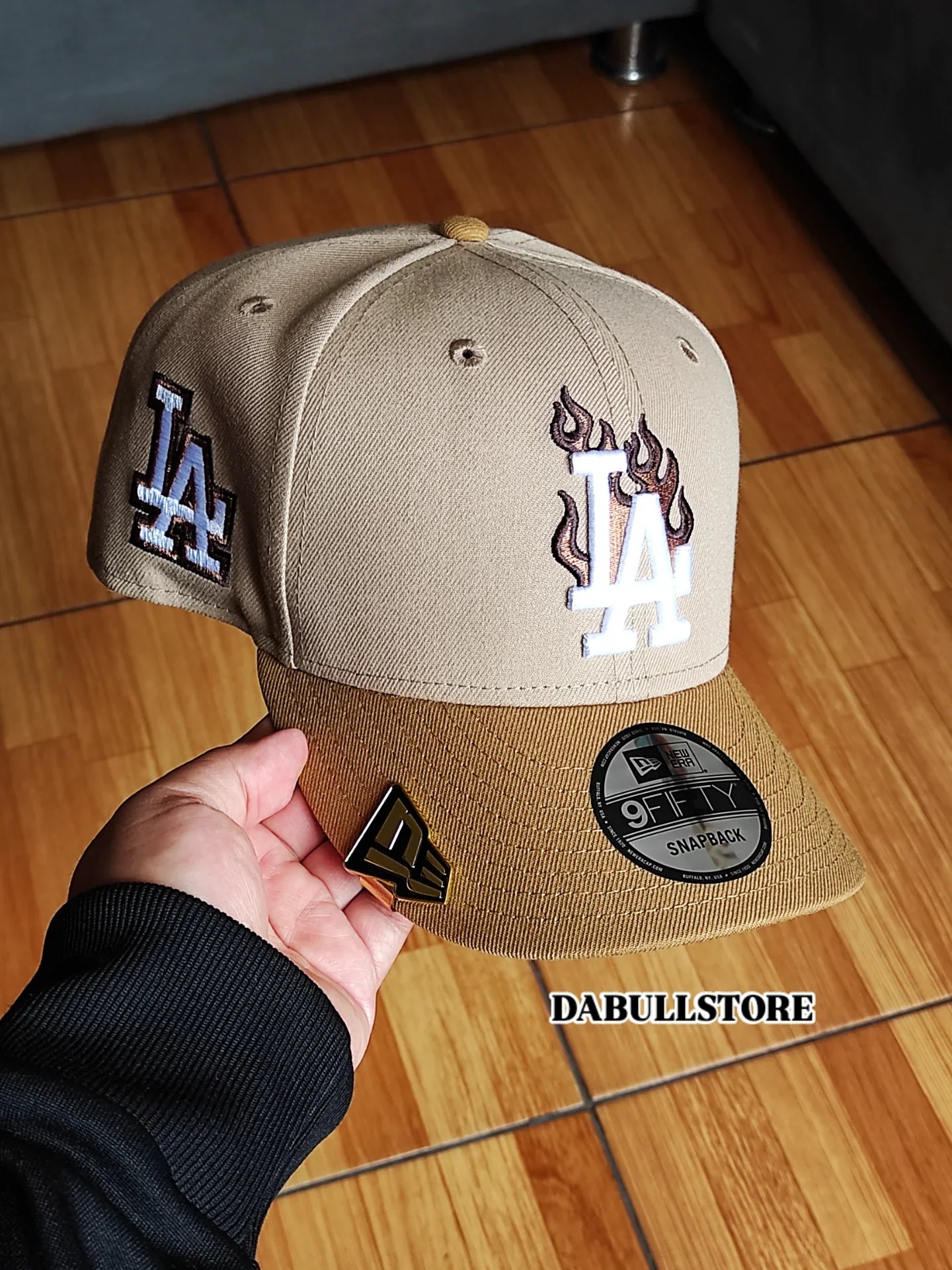 New Era Los Angeles Dodgers flame 🔥two Tone Brown light  9FIFTY snapback