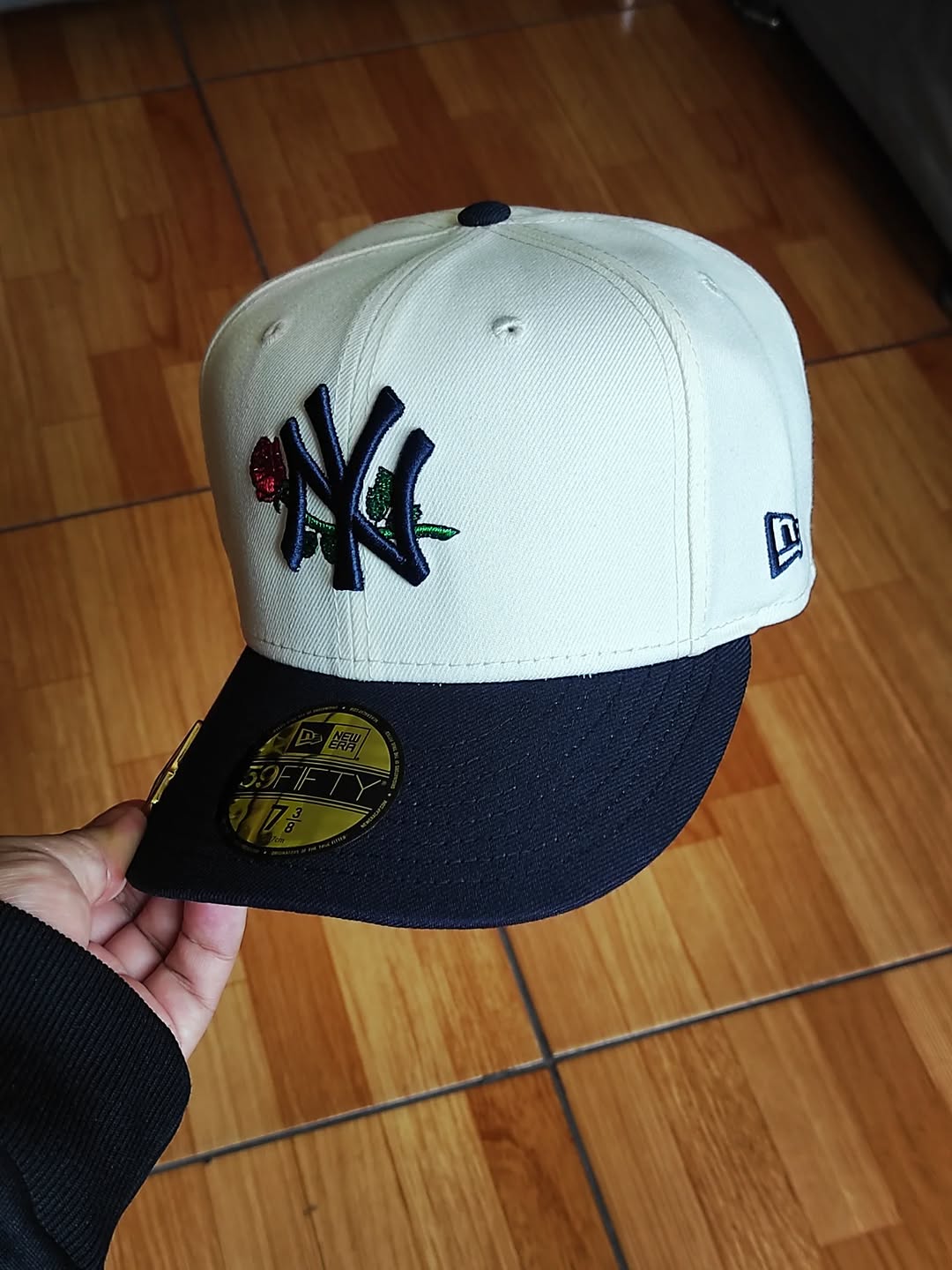 Gorra 59FIFTY de los New York Yankees de la Serie Mundial de la Nueva Era rosa🌹 cromada azul marino