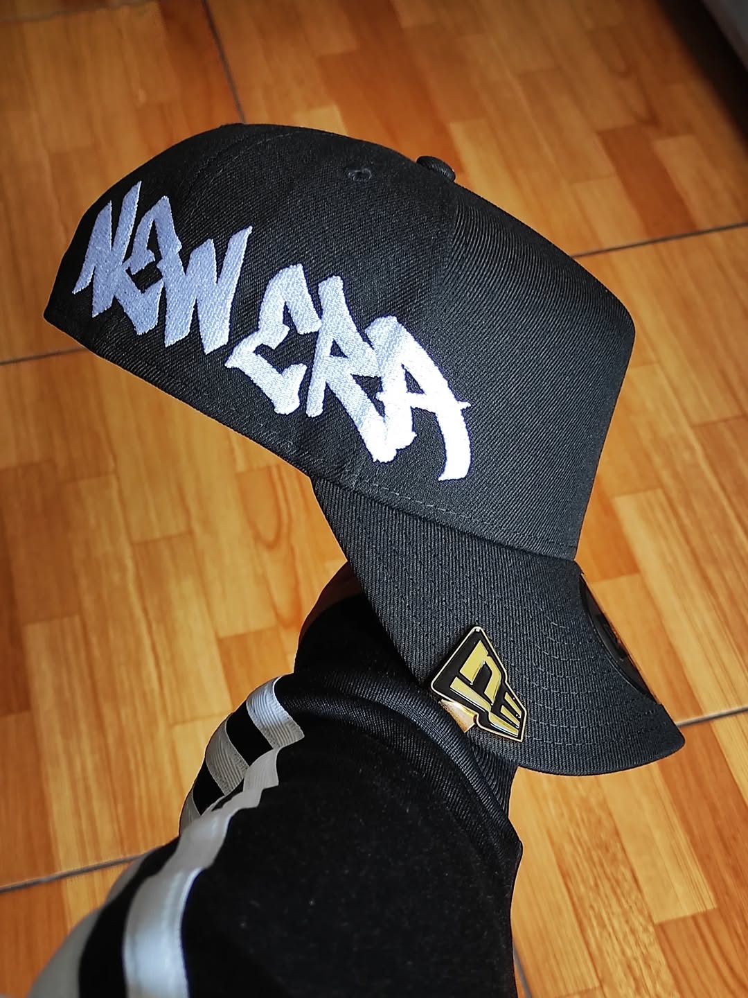 Gorra New Era Essential negra 9Forty A-Frame