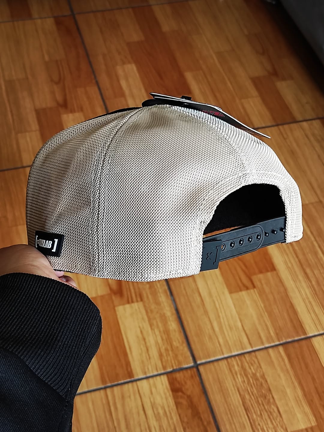Gorra trucker Capslab Dragón Ball Gohan Super Saiyajin
