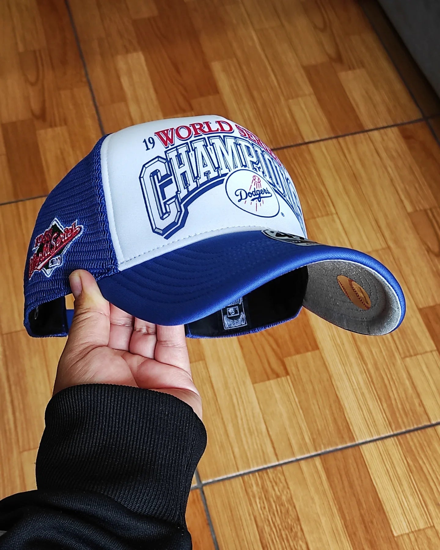 Gorra camionera snapback de espuma 47Brand Los Angeles Dodgers blanca azul World Series