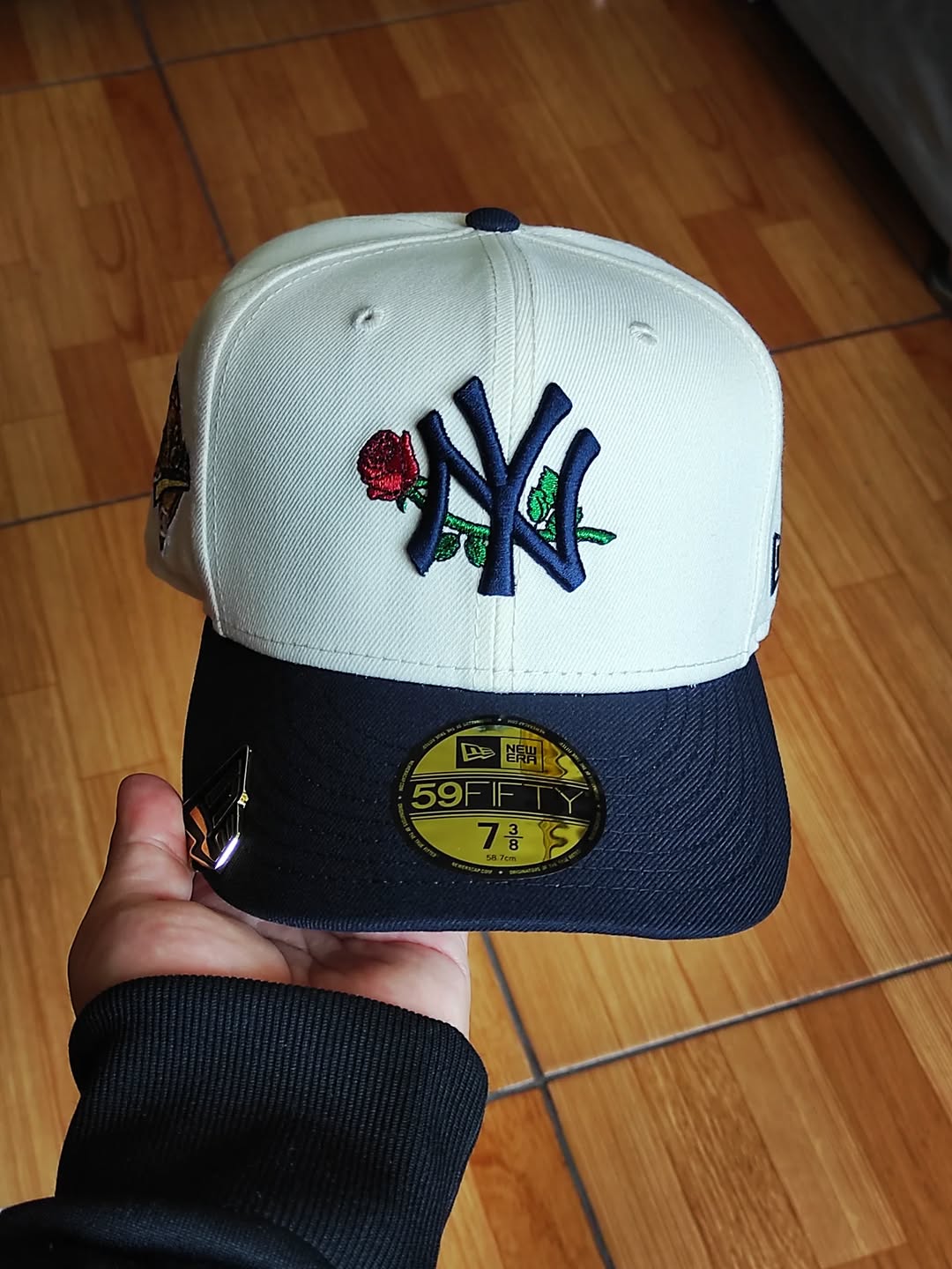 Gorra 59FIFTY de los New York Yankees de la Serie Mundial de la Nueva Era rosa🌹 cromada azul marino