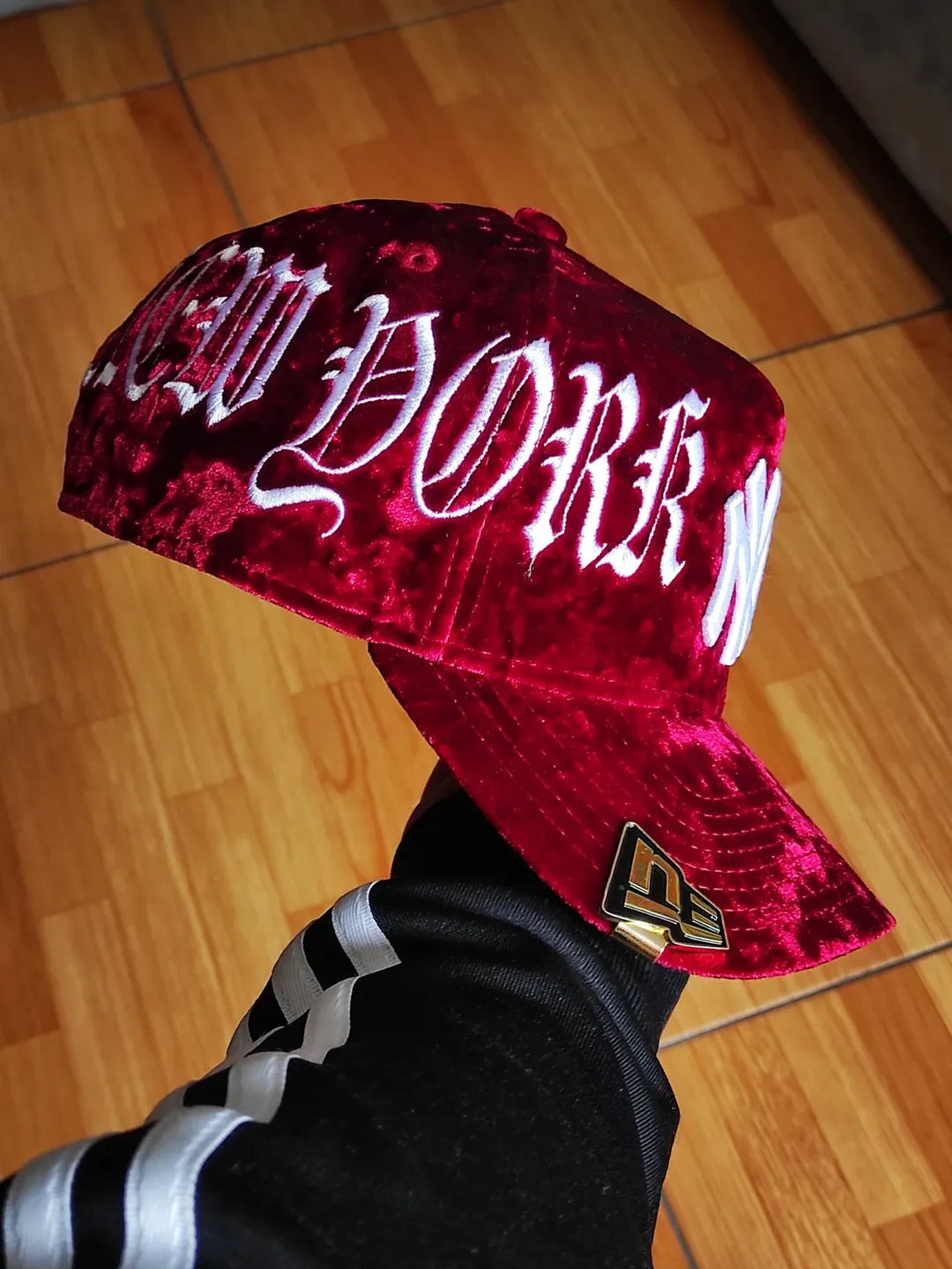 Gorra con cierre trasero de la marca New Era New York Yankees "Velvet" 9FORTY A-Frame