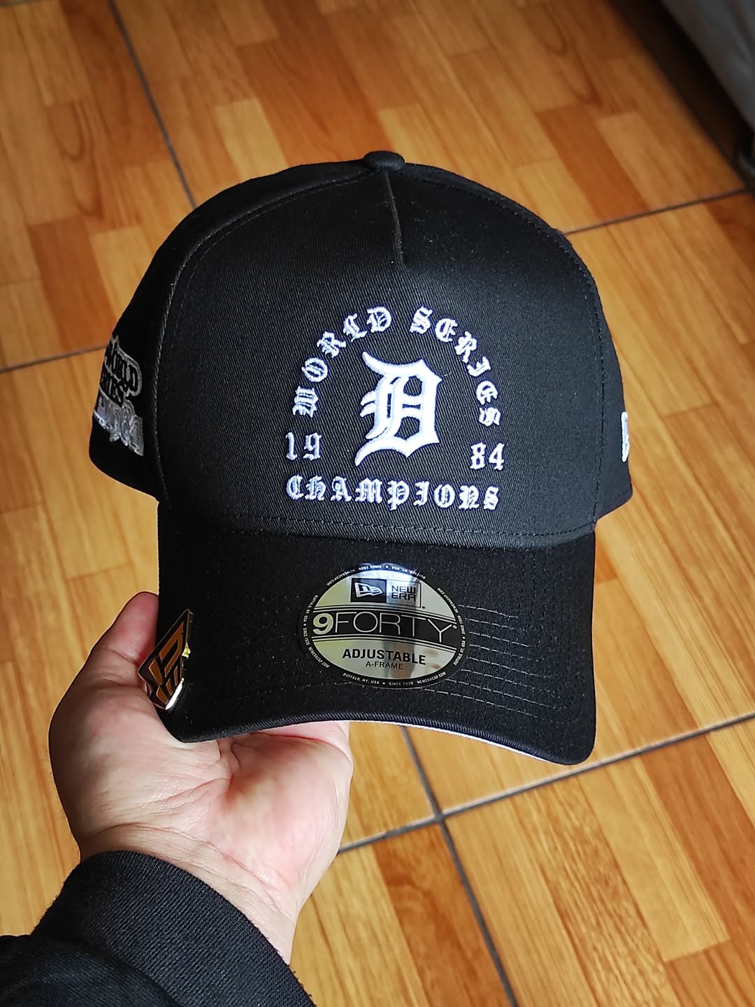 Gorra negra ajustable 9FORTY A-FRAME Snapback con el logo gótico de los Detroit Tigers de la nueva era