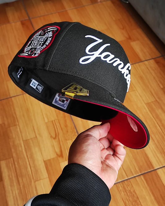 Gorra Ajustada 59Fifty New Era New York Yankees Subway Series 2009 Edición Negra y Roja