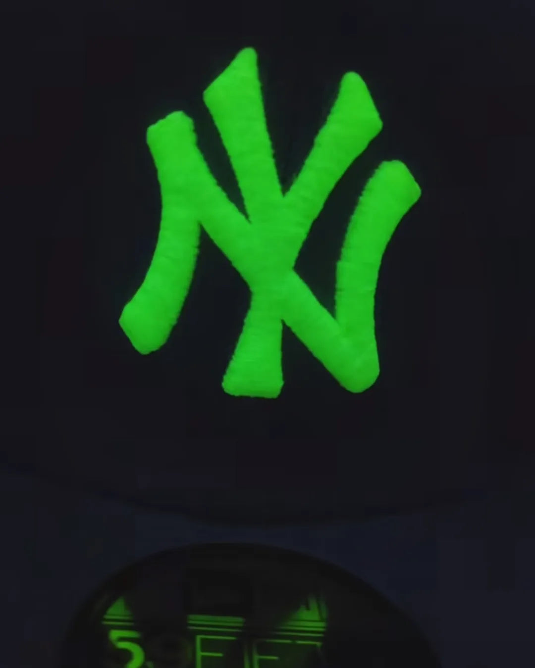 New York Yankees 100 aniversario New Era 59Fifty ajustada - azul cielo, blanco, plateado - brilla en la oscuridad