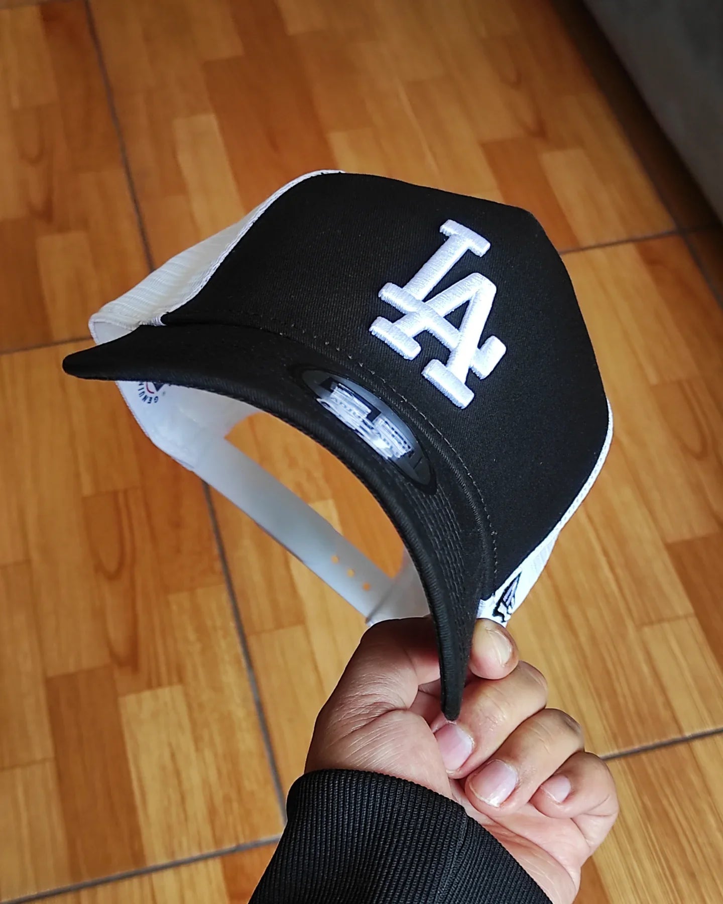 Gorra trucker a-frame negra y blanca de Los Angeles Dodgers de New Era