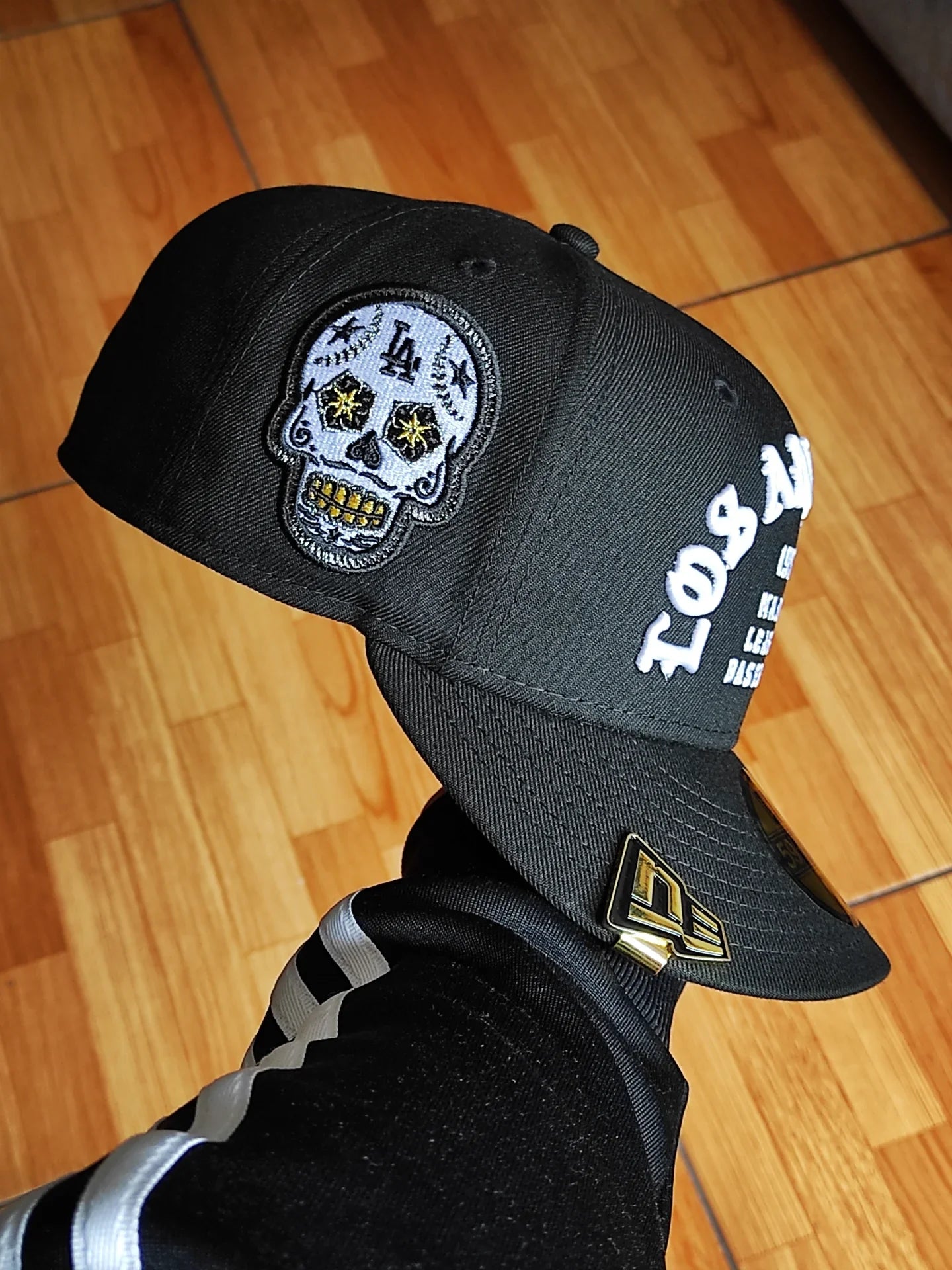 New Era Los Angeles Dodgers CALAVERA 💀 Edición Cromo Negro 59fifty ajustada