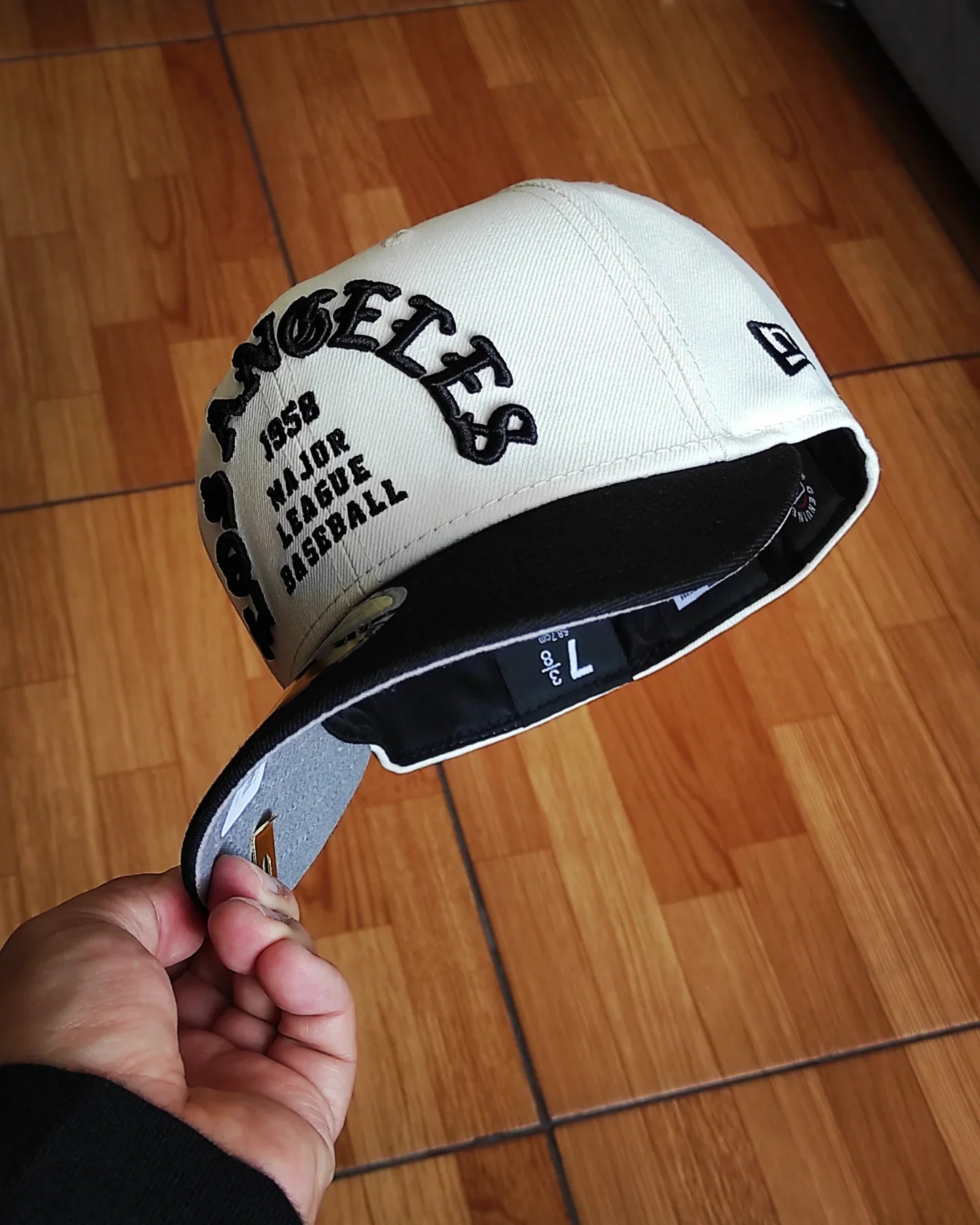 Gorra ajustada 59fifty New Era Los Angeles Dodgers CALAVERA 💀 Chrome Black edition