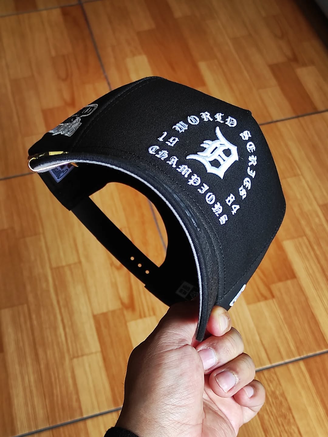 Gorra negra ajustable 9FORTY A-FRAME Snapback con el logo gótico de los Detroit Tigers de la nueva era