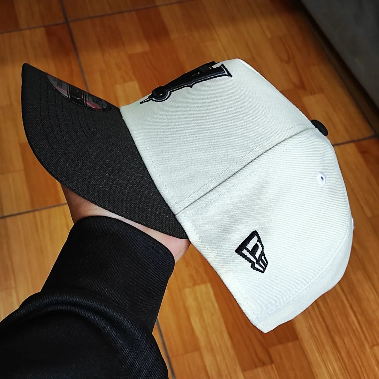 Gorra Snapback New Era Anaheim Angels Upside Down Chrome Black 2 Tone 50 Aniversario 9Forty A-Frame