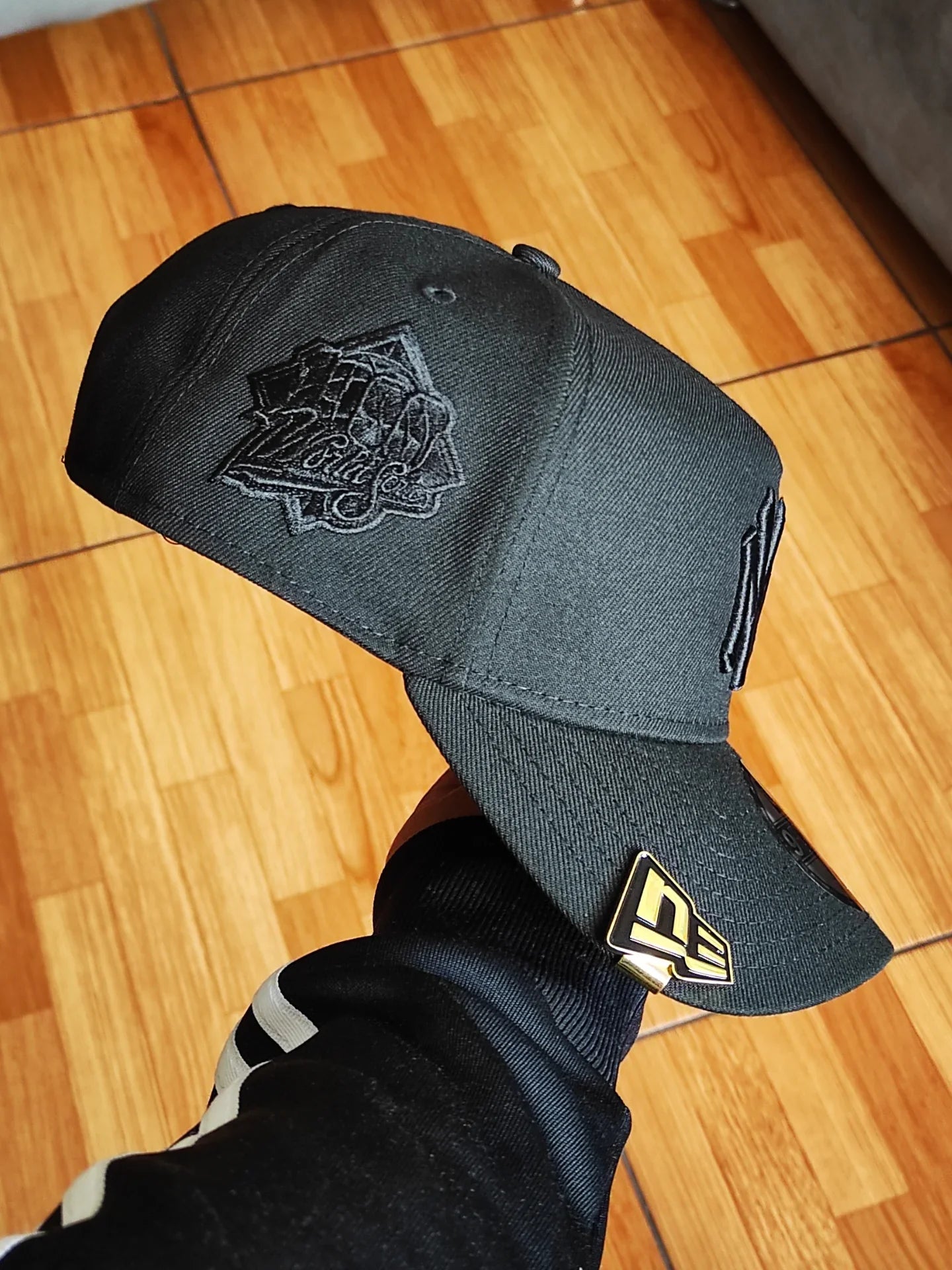New Era Gorra Negra Rosa 9 FORTY AFRAME de los New York Yankees Serie Mundial 1999