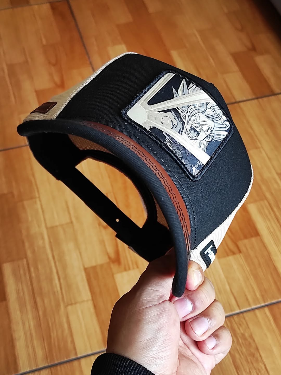 Gorra trucker Capslab Dragón Ball Gohan Super Saiyajin