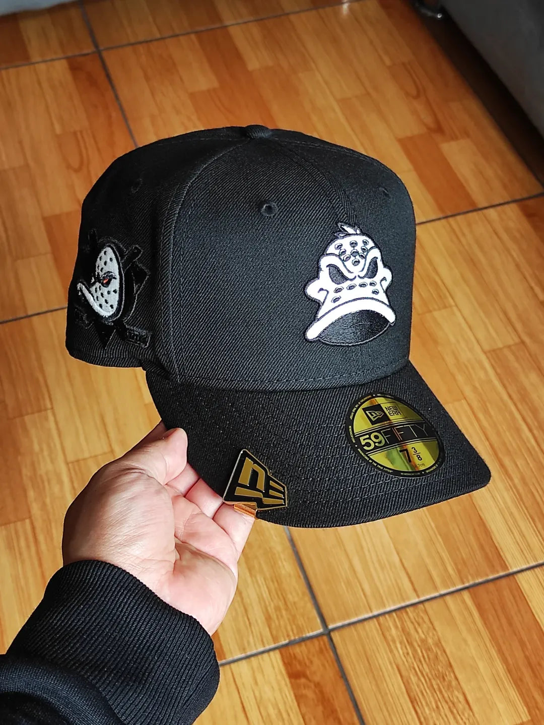 Gorra ajustada New Era Anaheim Ducks Blackout Glow Wool Edition 59Fifty