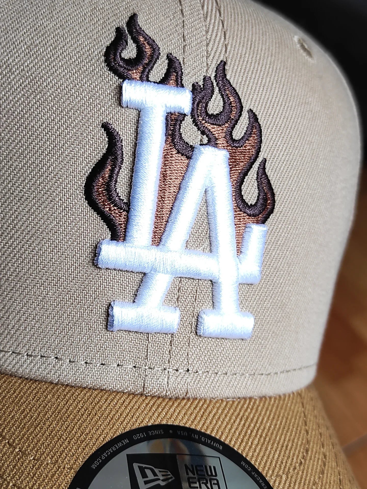 New Era Los Angeles Dodgers flame 🔥two Tone Brown light  9FIFTY snapback