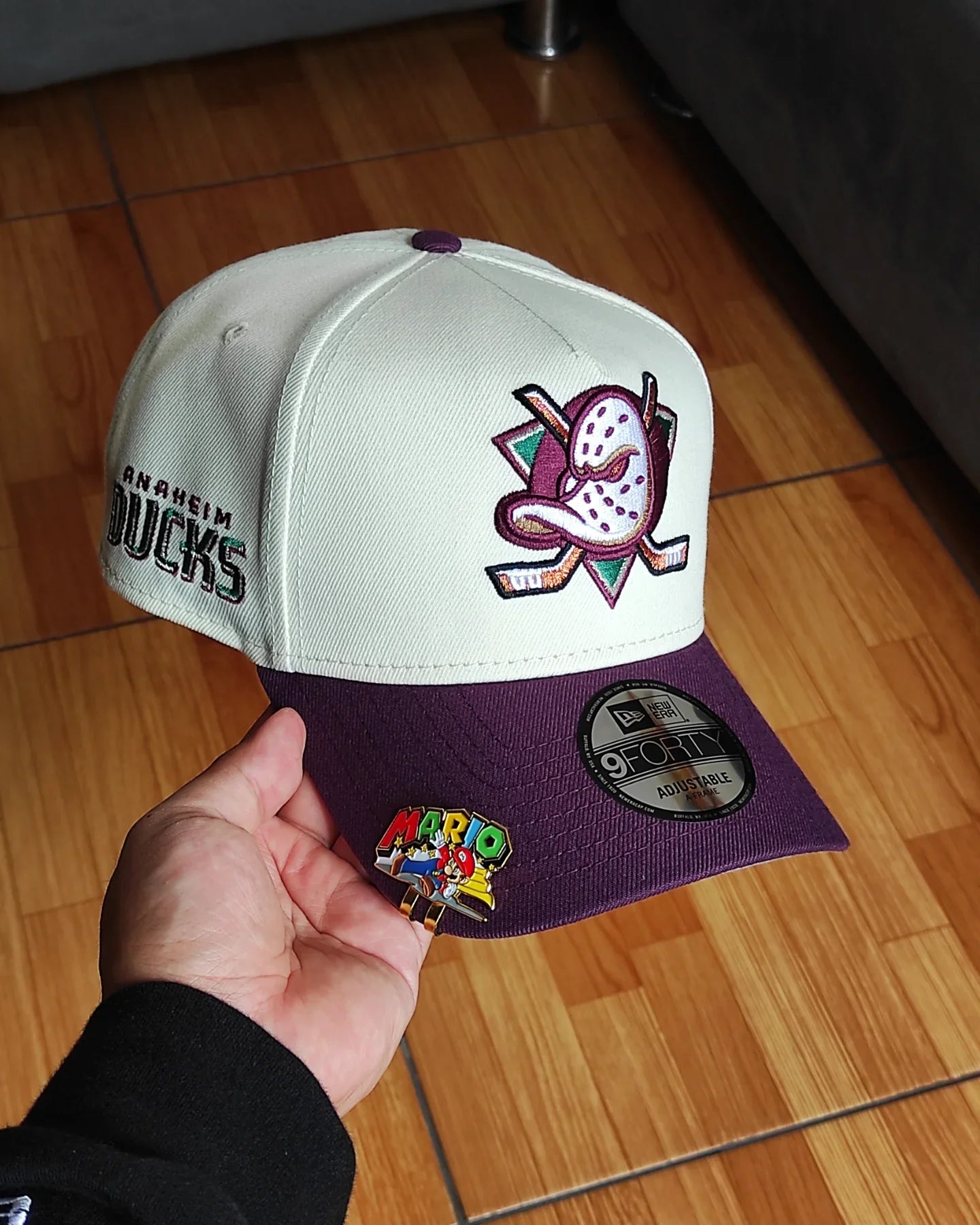 Gorra snapback New Era Anaheim Ducks Chrome Plum Two Tone Edition 9Forty A Frame