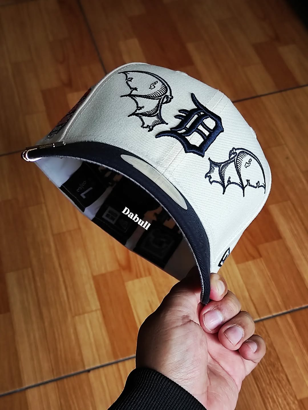 Gorra Detroit Tigers MLB Team Wings 59FIFTY Ajustada Beige Claro