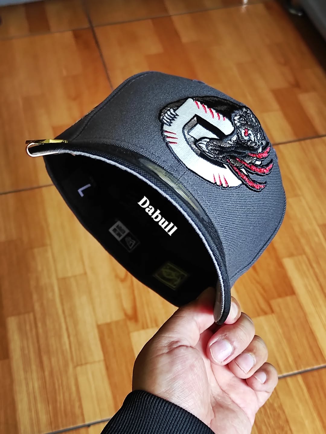 Gorra ajustada 59Fifty New Era Vancouver Grizzlies 30 Temporadas Gris Oscuro Edición Que Brilla En La Oscuridad