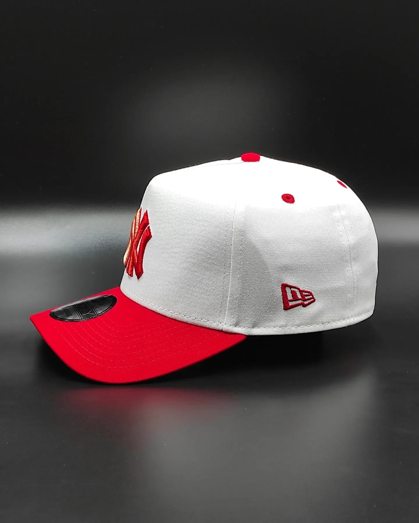 Gorra New Era New York Yankees " satin " 9 forty a frame blanca / escarlata