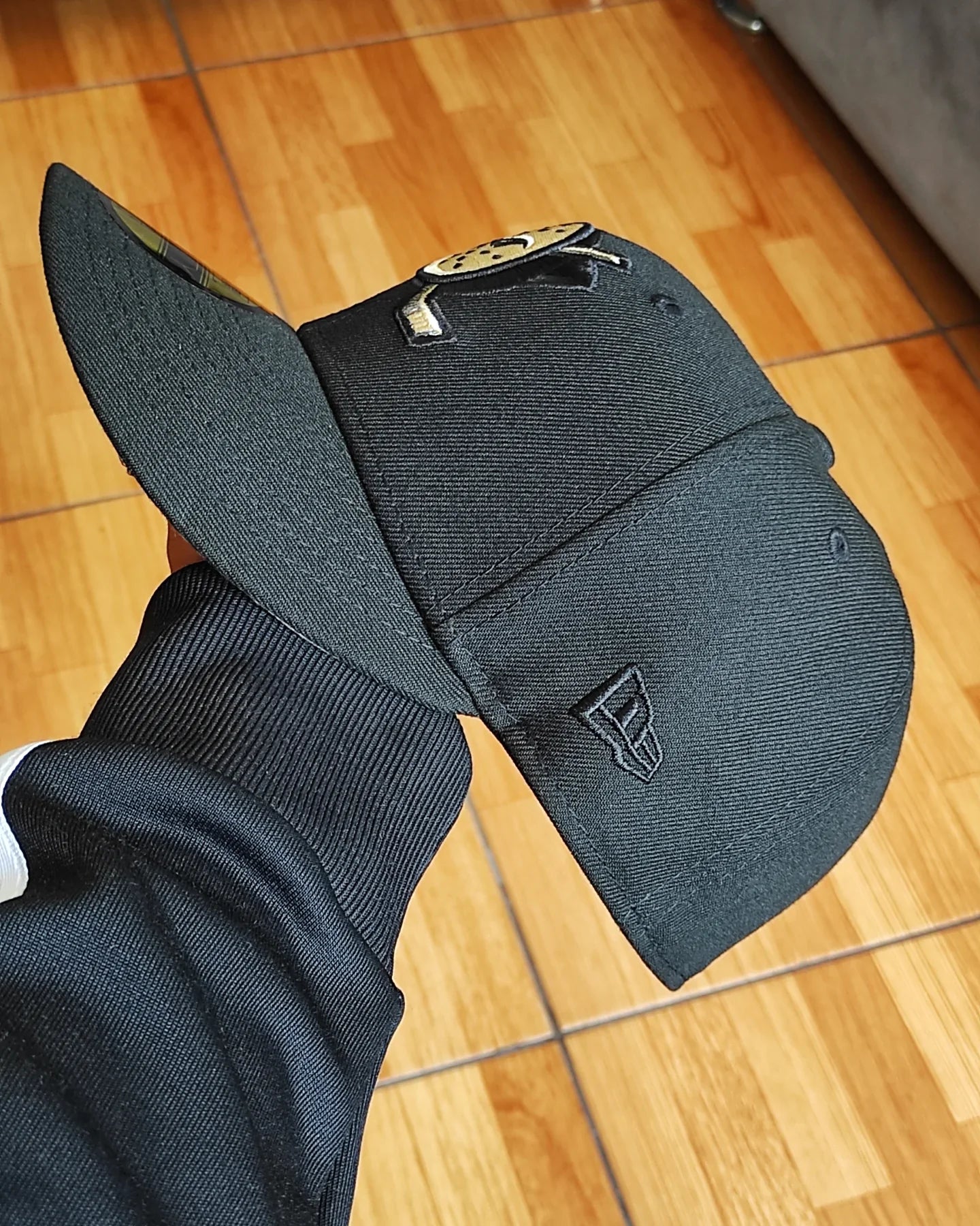 Gorra Ajustada 59Fifty Anaheim Ducks Blackout Prime Edition de New Era