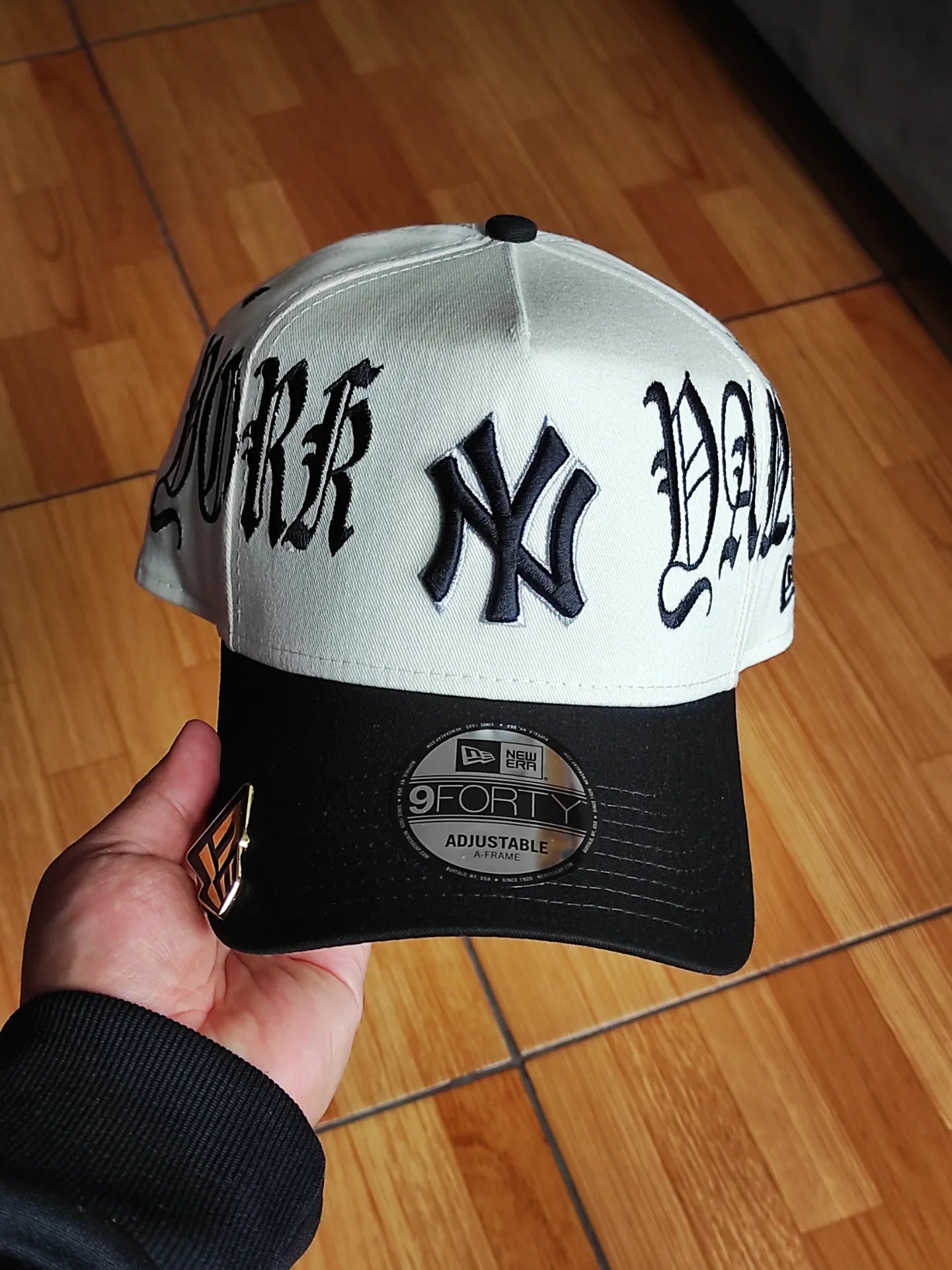 Gorra New Era New York Yankees gótica Chrome negra bicolor 9FORTY A-FRAME