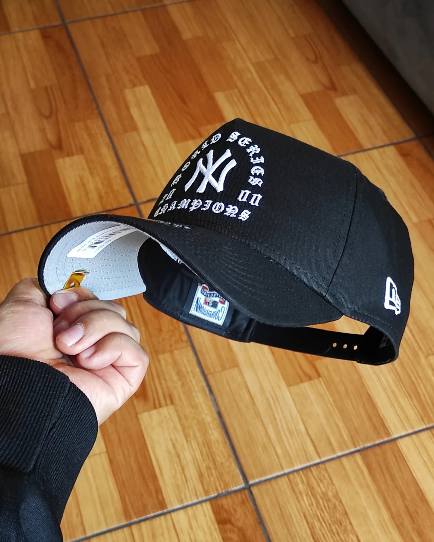 Gorra snapback New Era New York Gótica negra 9Forty A Frame