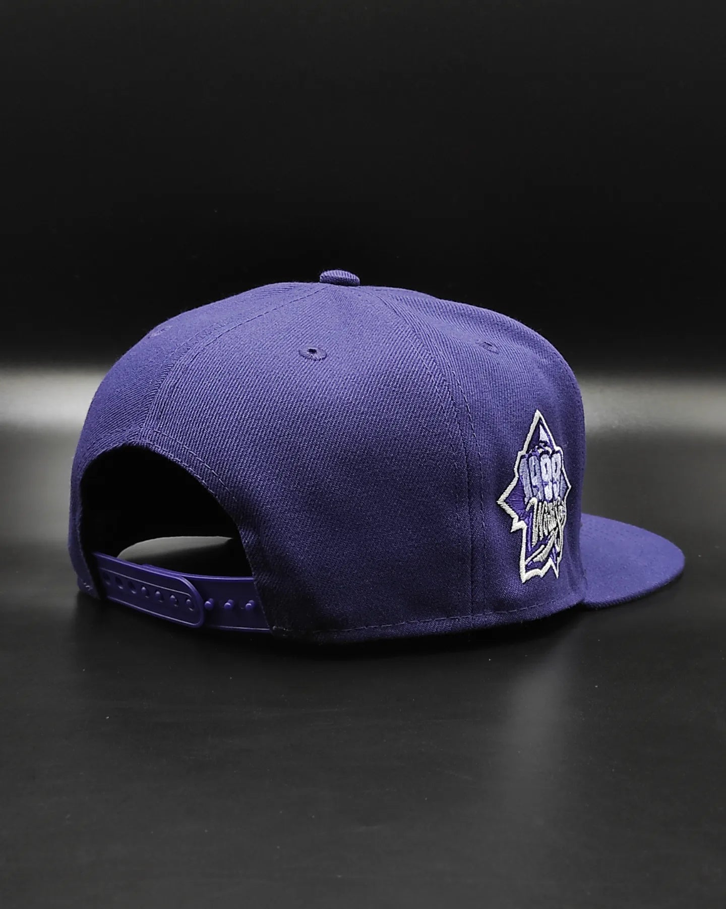 Gorra snapback 9FIFTY morada de los New York Yankees de la Serie Mundial de 1999 de New Era