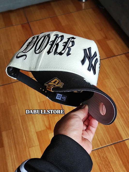 Gorra New Era New York Yankees gótica Chrome negra bicolor 9FORTY A-FRAME