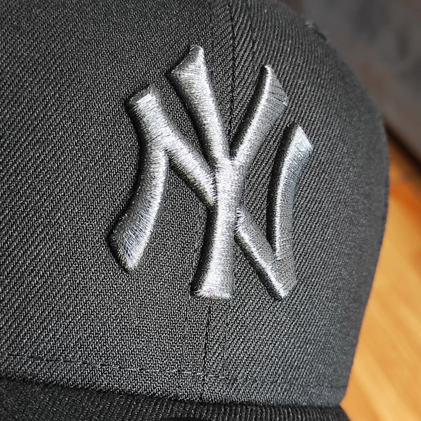 Gorra ajustada New Era New York Yankees World Series 1999 Liquid Titanium Edition 59Fifty